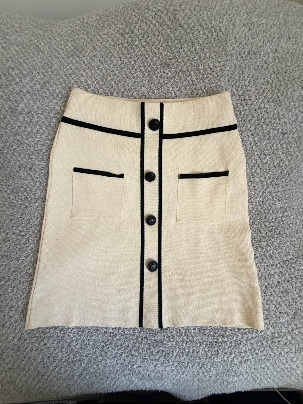 H&M Cream Pencil Skirt with Black Trim and Buttons